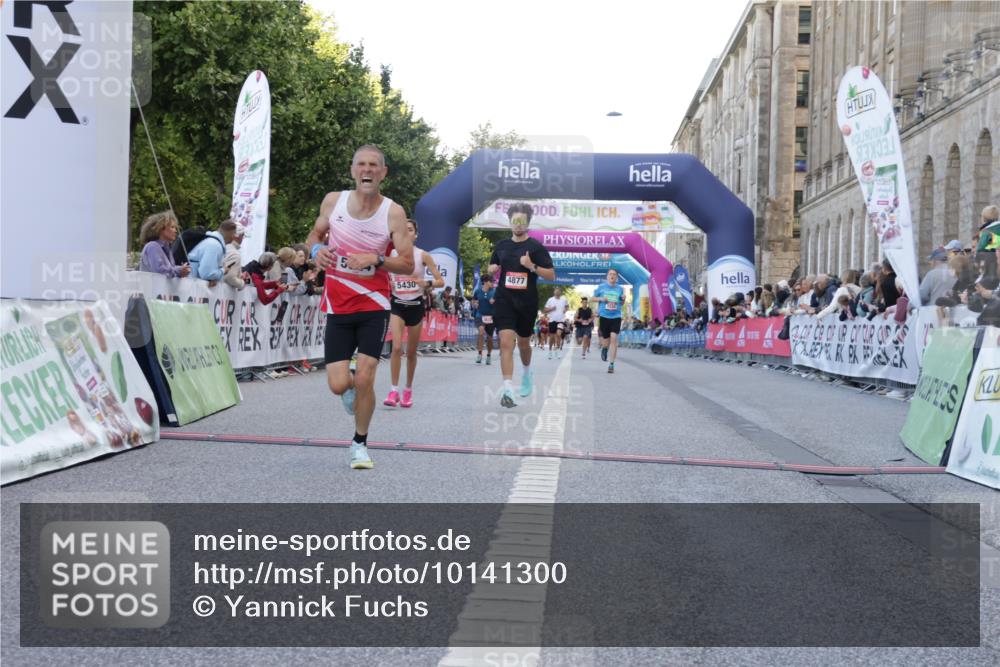 06.09.2026 - CURREX Alsterlauf Yannick Fuchs http://msf.ph/oto/10141300 06.09.2026 09:46:38 Ziel 2556, 2563, 2683, 2752, 4663, 4877, 5430, 5544, 6109 meine-sportfotos.de