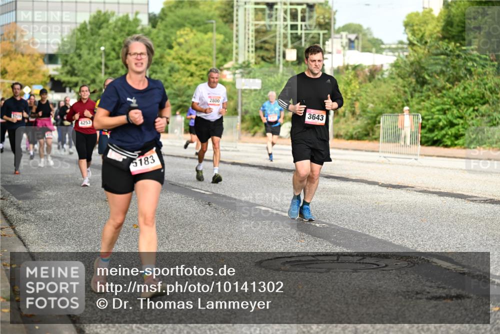 06.09.2026 - CURREX Alsterlauf Dr. Thomas Lammeyer http://msf.ph/oto/10141302 06.09.2026 10:10:01 Laufen 5219, 4253, 20, 5183, 2800, 3643 meine-sportfotos.de