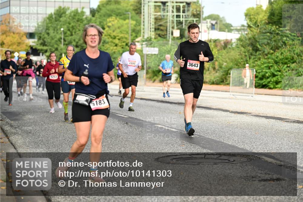 06.09.2026 - CURREX Alsterlauf Dr. Thomas Lammeyer http://msf.ph/oto/10141303 06.09.2026 10:10:01 Laufen 4253, 33, 210, 5183, 2800, 3643 meine-sportfotos.de