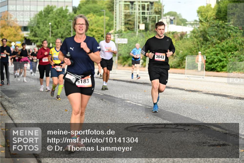 06.09.2026 - CURREX Alsterlauf Dr. Thomas Lammeyer http://msf.ph/oto/10141304 06.09.2026 10:10:01 Laufen 1715, 4253, 3513, 5183, 28, 3643 meine-sportfotos.de