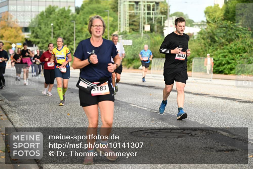 06.09.2026 - CURREX Alsterlauf Dr. Thomas Lammeyer http://msf.ph/oto/10141307 06.09.2026 10:10:01 Laufen 4253, 3513, 5183, 3643 meine-sportfotos.de