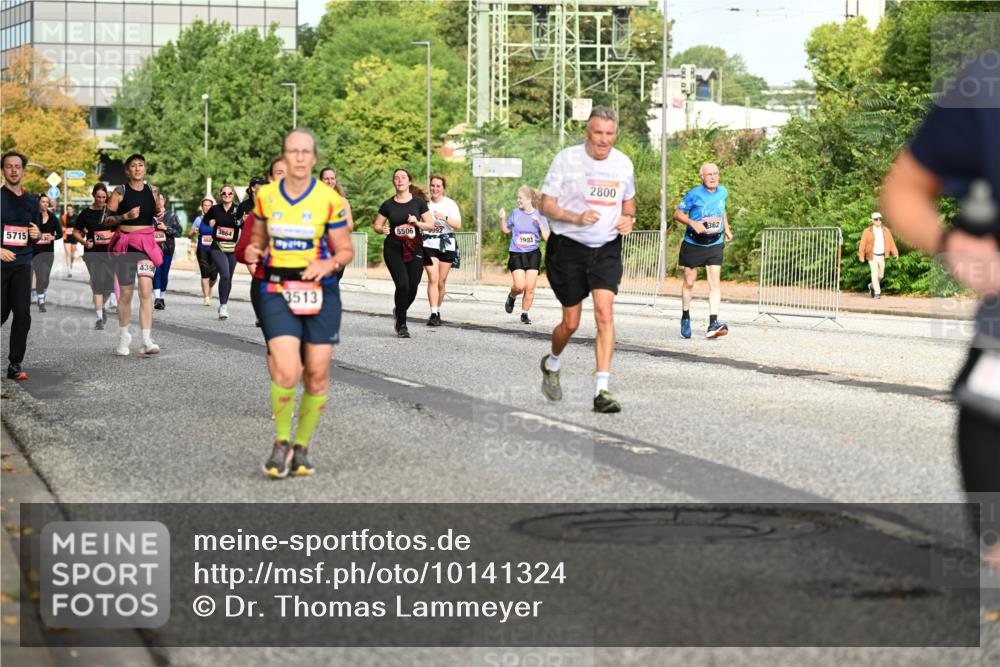 06.09.2026 - CURREX Alsterlauf Dr. Thomas Lammeyer http://msf.ph/oto/10141324 06.09.2026 10:10:03 Laufen 5715, 439, 468, 3864, 5506, 3513, 3993, 2800, 362 meine-sportfotos.de