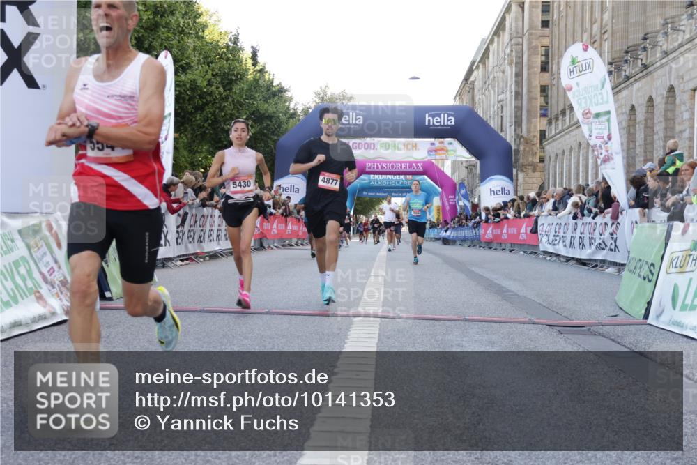 06.09.2026 - CURREX Alsterlauf Yannick Fuchs http://msf.ph/oto/10141353 06.09.2026 09:46:39 Ziel 2556, 2563, 3617, 4663, 4877, 5430, 5544, 6109 meine-sportfotos.de