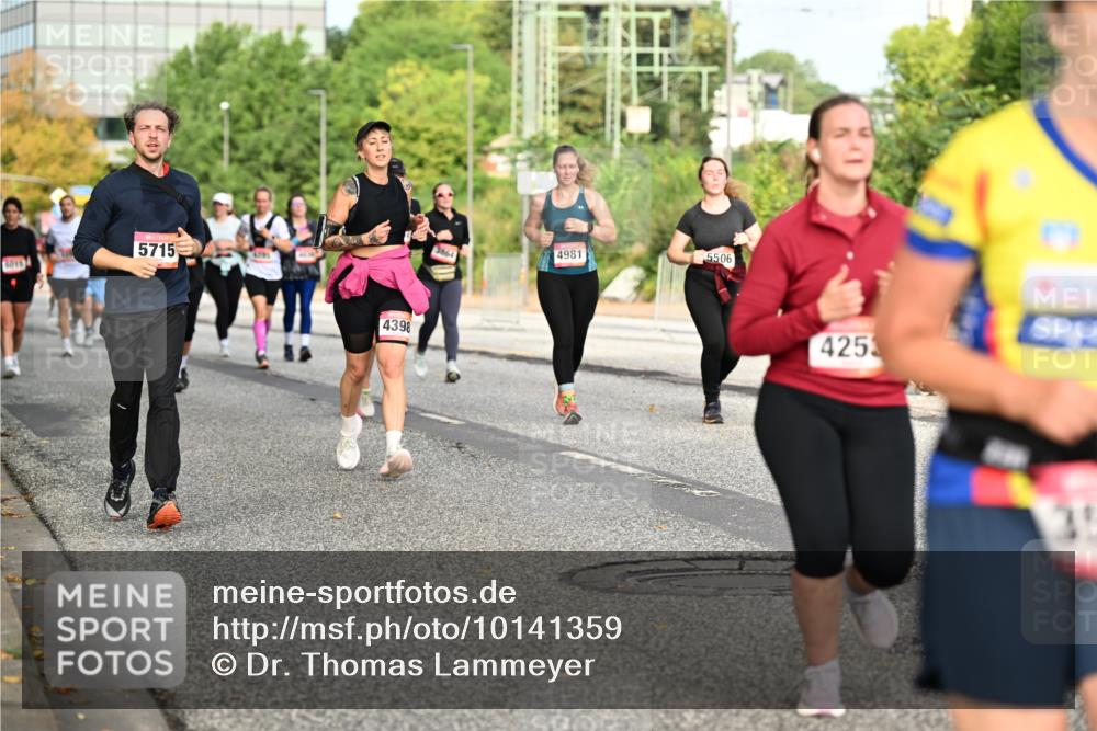 06.09.2026 - CURREX Alsterlauf Dr. Thomas Lammeyer http://msf.ph/oto/10141359 06.09.2026 10:10:07 Laufen 6819, 5715, 4398, 4981, 5506, 4253 meine-sportfotos.de