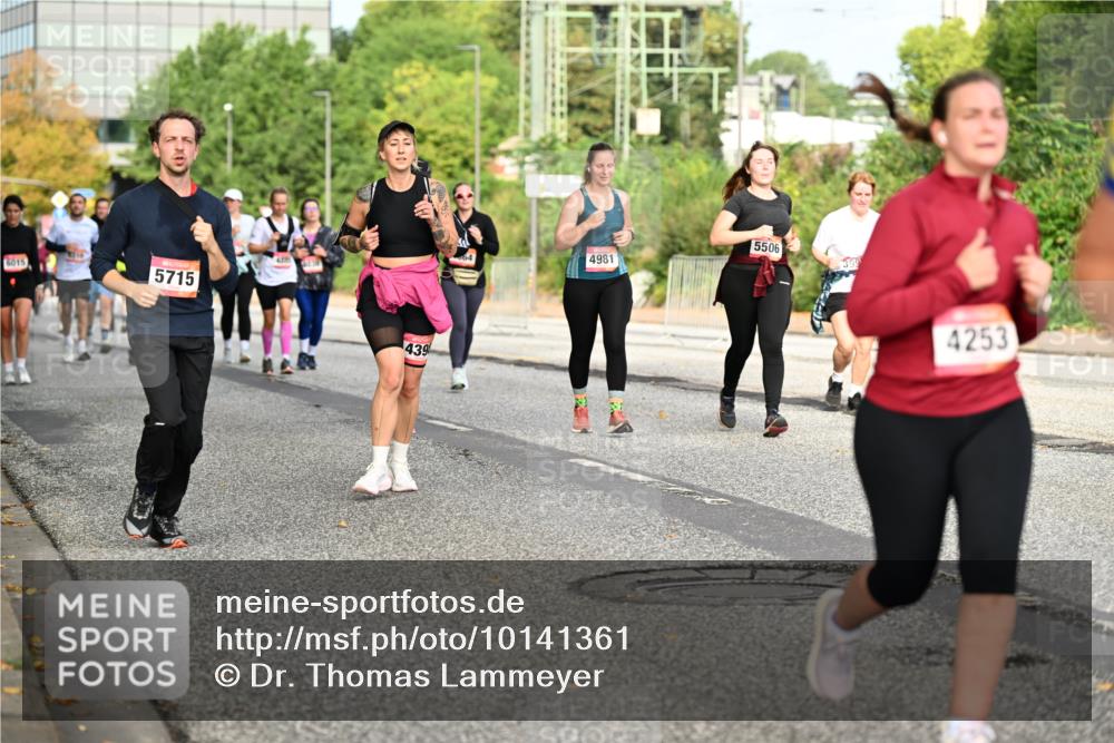 06.09.2026 - CURREX Alsterlauf Dr. Thomas Lammeyer http://msf.ph/oto/10141361 06.09.2026 10:10:07 Laufen 6015, 5715, 48, 439, 4981, 5506, 4253 meine-sportfotos.de