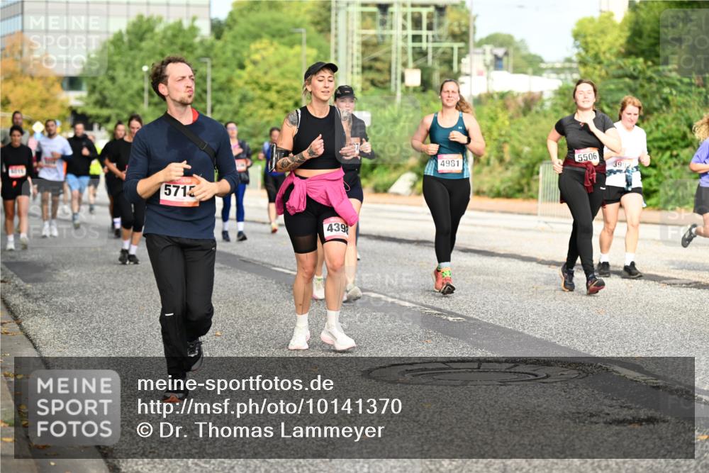 06.09.2026 - CURREX Alsterlauf Dr. Thomas Lammeyer http://msf.ph/oto/10141370 06.09.2026 10:10:08 Laufen 5715, 439, 4981, 5506, 39 meine-sportfotos.de