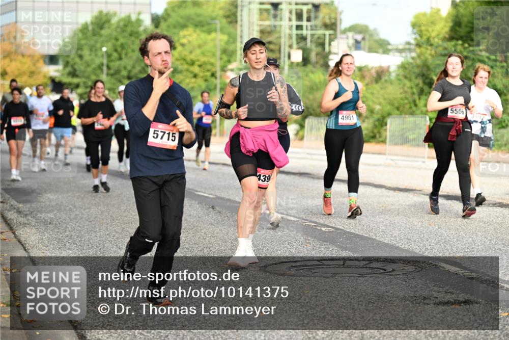 06.09.2026 - CURREX Alsterlauf Dr. Thomas Lammeyer http://msf.ph/oto/10141375 06.09.2026 10:10:08 Laufen 5715, 439, 4981, 5506, 3992 meine-sportfotos.de