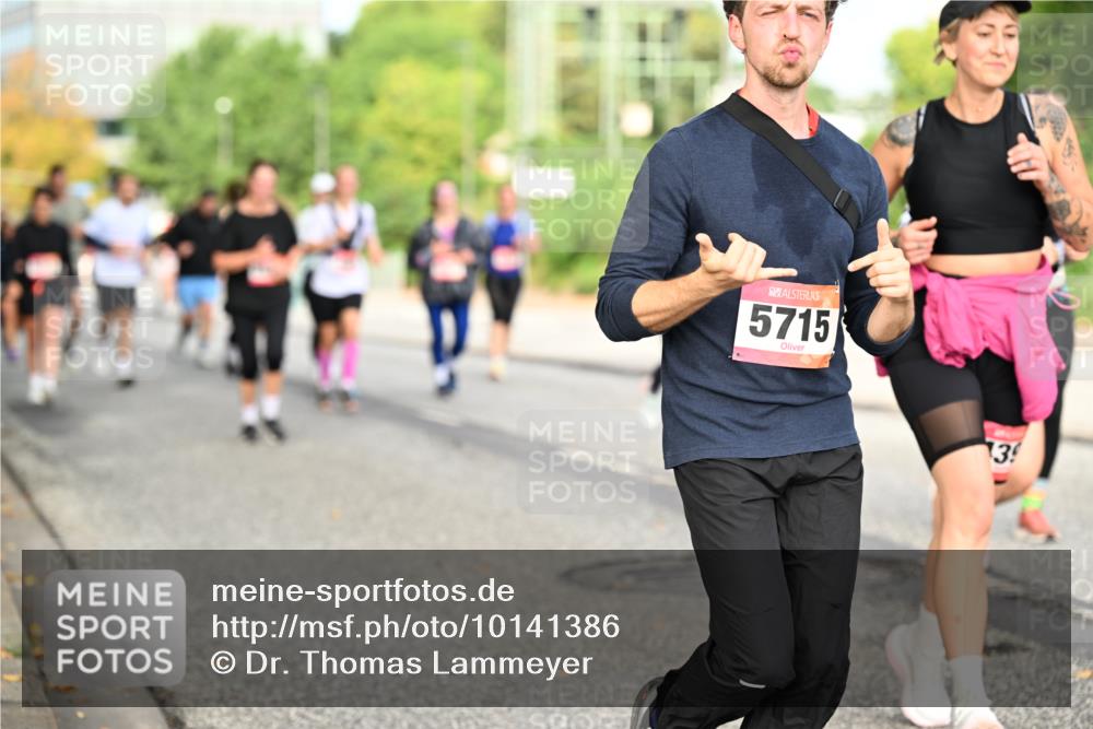 06.09.2026 - CURREX Alsterlauf Dr. Thomas Lammeyer http://msf.ph/oto/10141386 06.09.2026 10:10:10 Laufen 5715, 3 meine-sportfotos.de