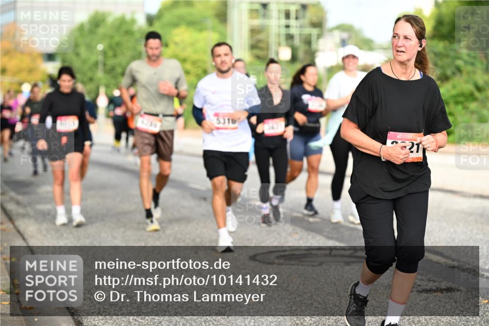 06.09.2026 - CURREX Alsterlauf Dr. Thomas Lammeyer http://msf.ph/oto/10141432 06.09.2026 10:10:16 Laufen 5316, 2321 meine-sportfotos.de