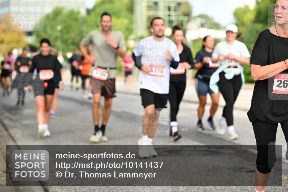 06.09.2026 - CURREX Alsterlauf Dr. Thomas Lammeyer http://msf.ph/oto/10141437 06.09.2026 10:10:16 Laufen 3310, 26 meine-sportfotos.de