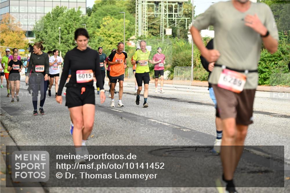 06.09.2026 - CURREX Alsterlauf Dr. Thomas Lammeyer http://msf.ph/oto/10141452 06.09.2026 10:10:18 Laufen 5255, 4488, 5616, 6015, 828, 5363, 6289 meine-sportfotos.de