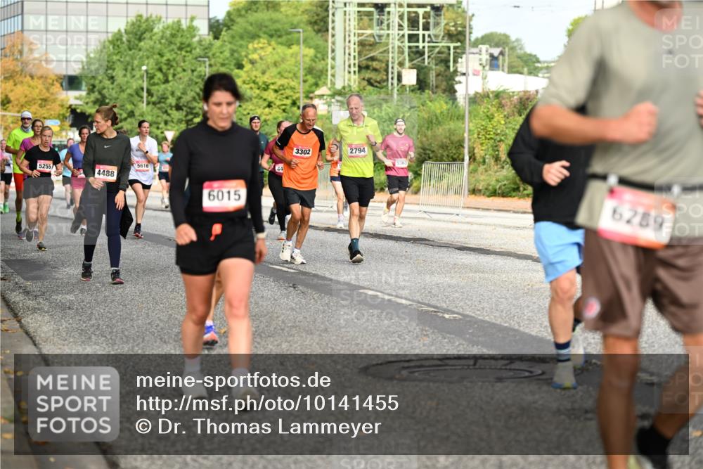 06.09.2026 - CURREX Alsterlauf Dr. Thomas Lammeyer http://msf.ph/oto/10141455 06.09.2026 10:10:19 Laufen 5255, 4488, 5616, 6015, 3302, 2794, 5363, 44, 6289 meine-sportfotos.de