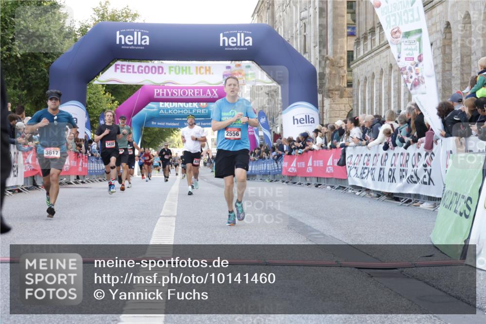 06.09.2026 - CURREX Alsterlauf Yannick Fuchs http://msf.ph/oto/10141460 06.09.2026 09:46:41 Ziel 2556, 3432, 3617, 4663, 4716, 4877, 5430, 5544 meine-sportfotos.de