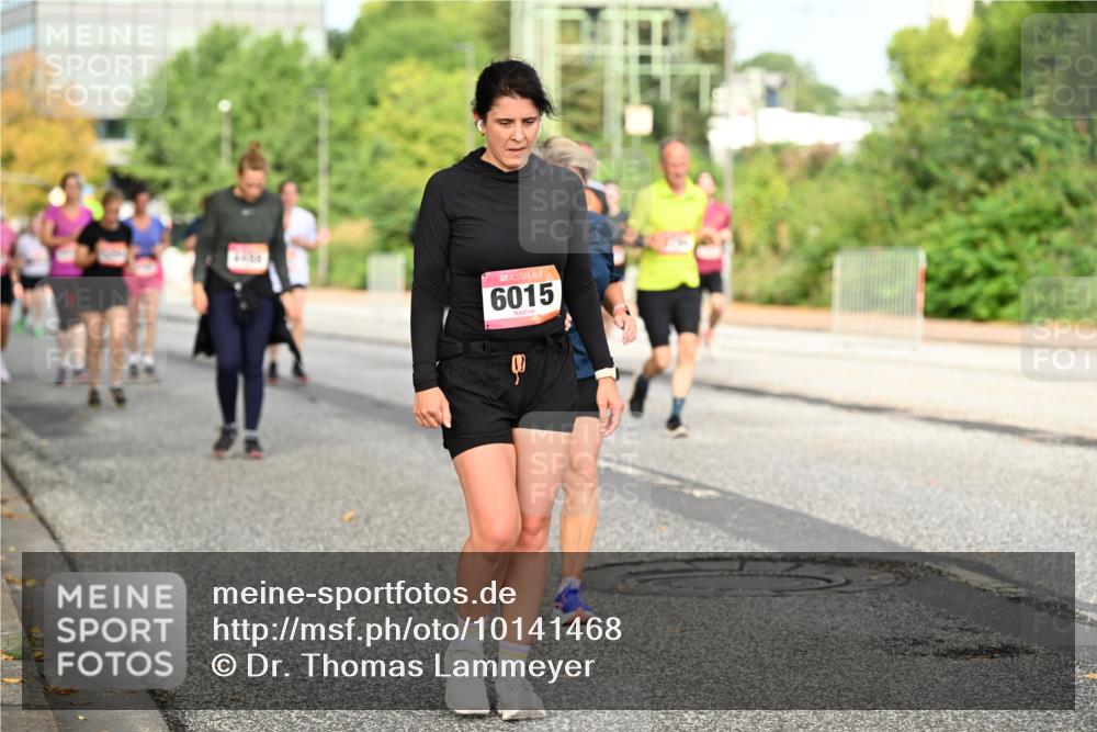 06.09.2026 - CURREX Alsterlauf Dr. Thomas Lammeyer http://msf.ph/oto/10141468 06.09.2026 10:10:20 Laufen 6015 meine-sportfotos.de