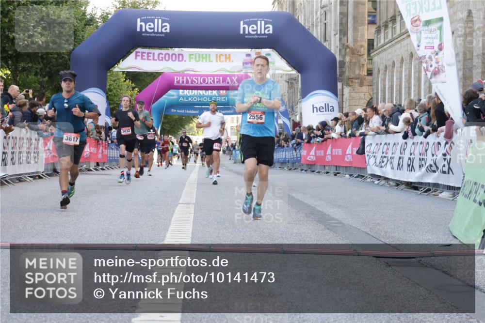 06.09.2026 - CURREX Alsterlauf Yannick Fuchs http://msf.ph/oto/10141473 06.09.2026 09:46:41 Ziel 2556, 3432, 3617, 4663, 4716, 4877, 5430, 5544 meine-sportfotos.de