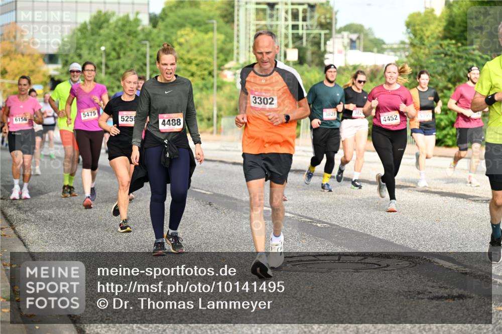 06.09.2026 - CURREX Alsterlauf Dr. Thomas Lammeyer http://msf.ph/oto/10141495 06.09.2026 10:10:23 Laufen 6156, 5475, 525, 4488, 3302, 3828, 382, 4452, 5395 meine-sportfotos.de