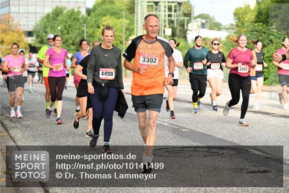 06.09.2026 - CURREX Alsterlauf Dr. Thomas Lammeyer http://msf.ph/oto/10141499 06.09.2026 10:10:23 Laufen 58, 4488, 3302, 3828, 3829, 363, 4452 meine-sportfotos.de