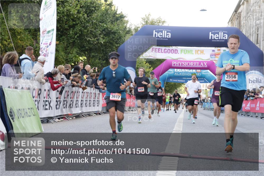 06.09.2026 - CURREX Alsterlauf Yannick Fuchs http://msf.ph/oto/10141500 06.09.2026 09:46:42 Ziel 2556, 3432, 3617, 4716, 4877, 4890, 5430, 5544, 8249 meine-sportfotos.de
