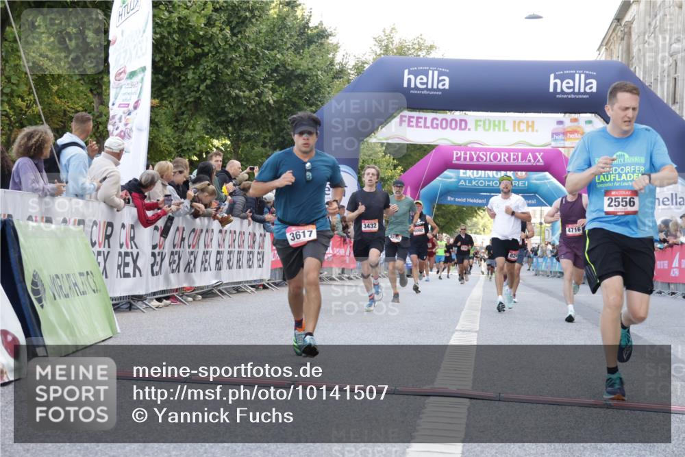 06.09.2026 - CURREX Alsterlauf Yannick Fuchs http://msf.ph/oto/10141507 06.09.2026 09:46:42 Ziel 2556, 3432, 3617, 4716, 4877, 4890, 5430, 5544, 8249 meine-sportfotos.de