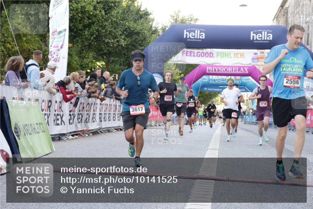 06.09.2026 - CURREX Alsterlauf Yannick Fuchs http://msf.ph/oto/10141525 06.09.2026 09:46:42 Ziel 2556, 3432, 3617, 4716, 4877, 4890, 5430, 5544, 8249 meine-sportfotos.de