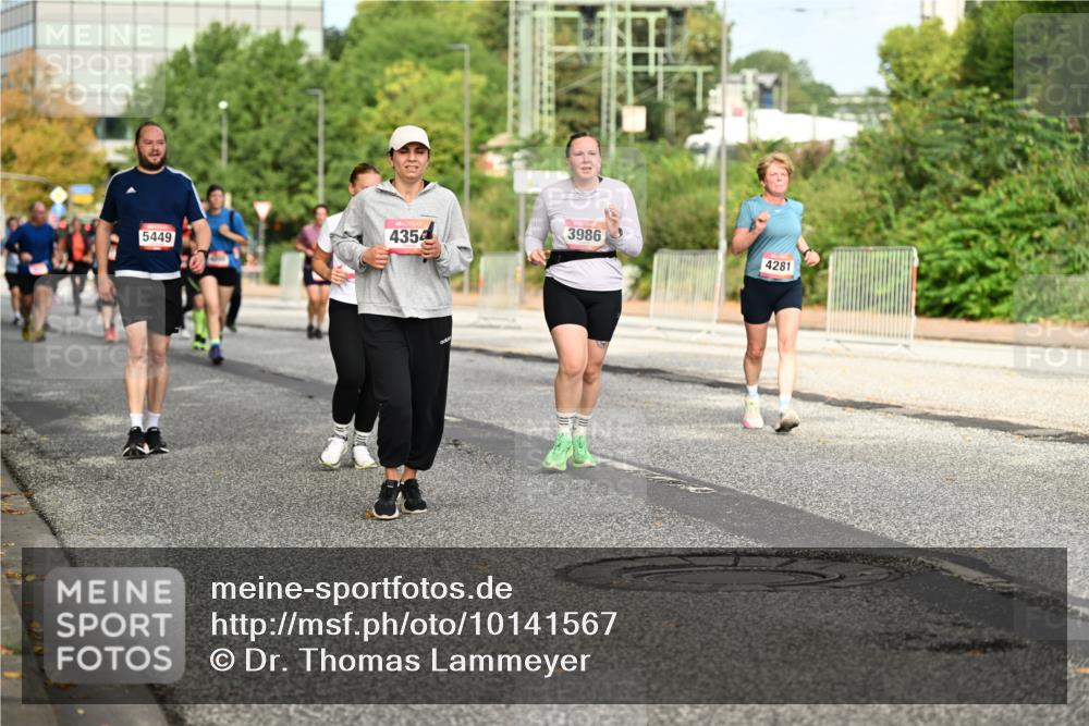 06.09.2026 - CURREX Alsterlauf Dr. Thomas Lammeyer http://msf.ph/oto/10141567 06.09.2026 10:10:32 Laufen 4354, 5449, 3986, 4281 meine-sportfotos.de
