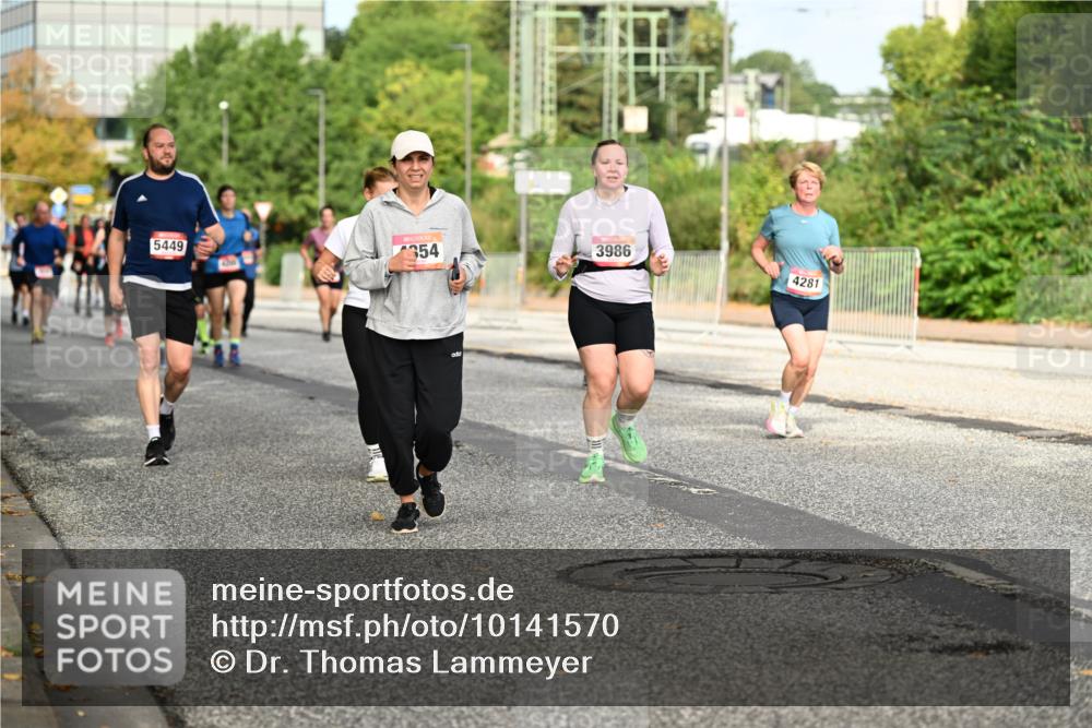 06.09.2026 - CURREX Alsterlauf Dr. Thomas Lammeyer http://msf.ph/oto/10141570 06.09.2026 10:10:32 Laufen 3986, 5449, 354, 4281 meine-sportfotos.de