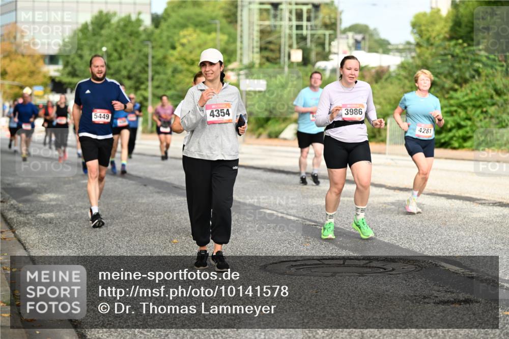 06.09.2026 - CURREX Alsterlauf Dr. Thomas Lammeyer http://msf.ph/oto/10141578 06.09.2026 10:10:33 Laufen 3986, 5449, 4354, 4281 meine-sportfotos.de