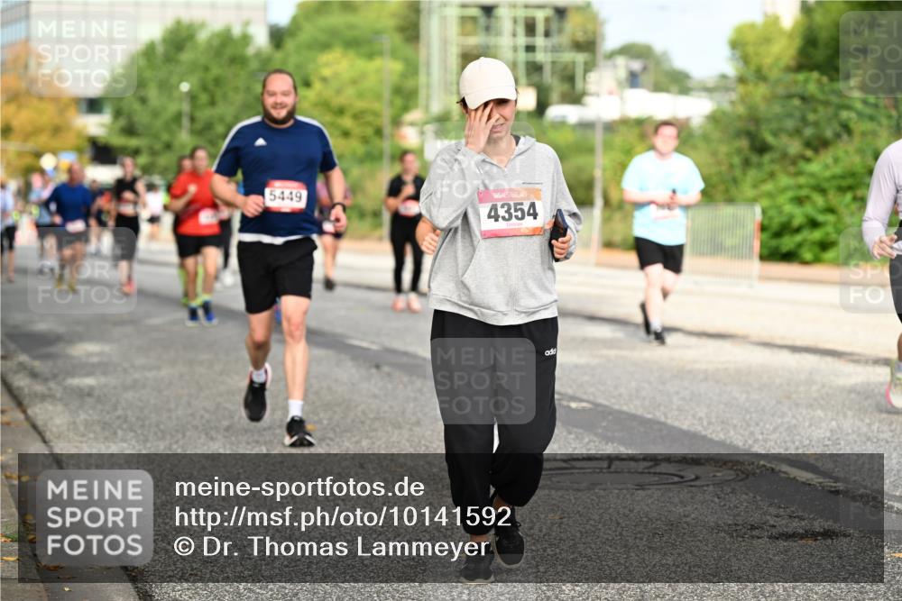 06.09.2026 - CURREX Alsterlauf Dr. Thomas Lammeyer http://msf.ph/oto/10141592 06.09.2026 10:10:34 Laufen 5449, 4354 meine-sportfotos.de
