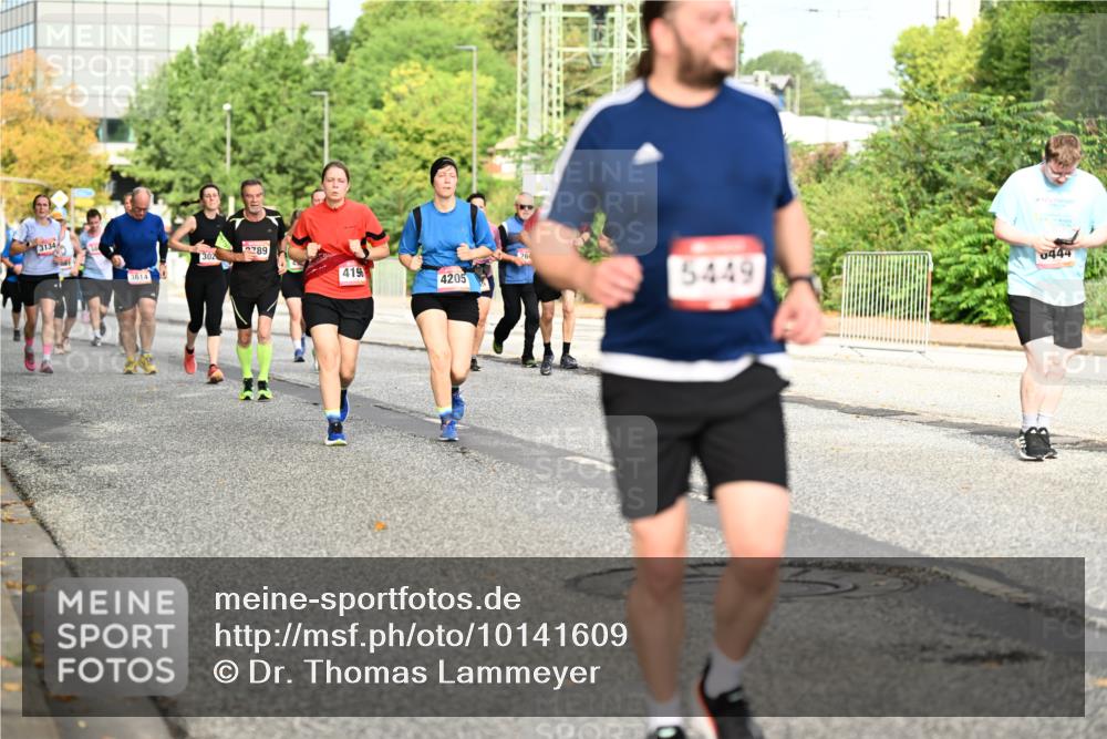 06.09.2026 - CURREX Alsterlauf Dr. Thomas Lammeyer http://msf.ph/oto/10141609 06.09.2026 10:10:36 Laufen 419, 4205, 5449 meine-sportfotos.de