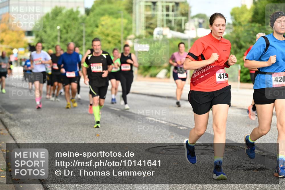 06.09.2026 - CURREX Alsterlauf Dr. Thomas Lammeyer http://msf.ph/oto/10141641 06.09.2026 10:10:40 Laufen 2789, 419, 420 meine-sportfotos.de