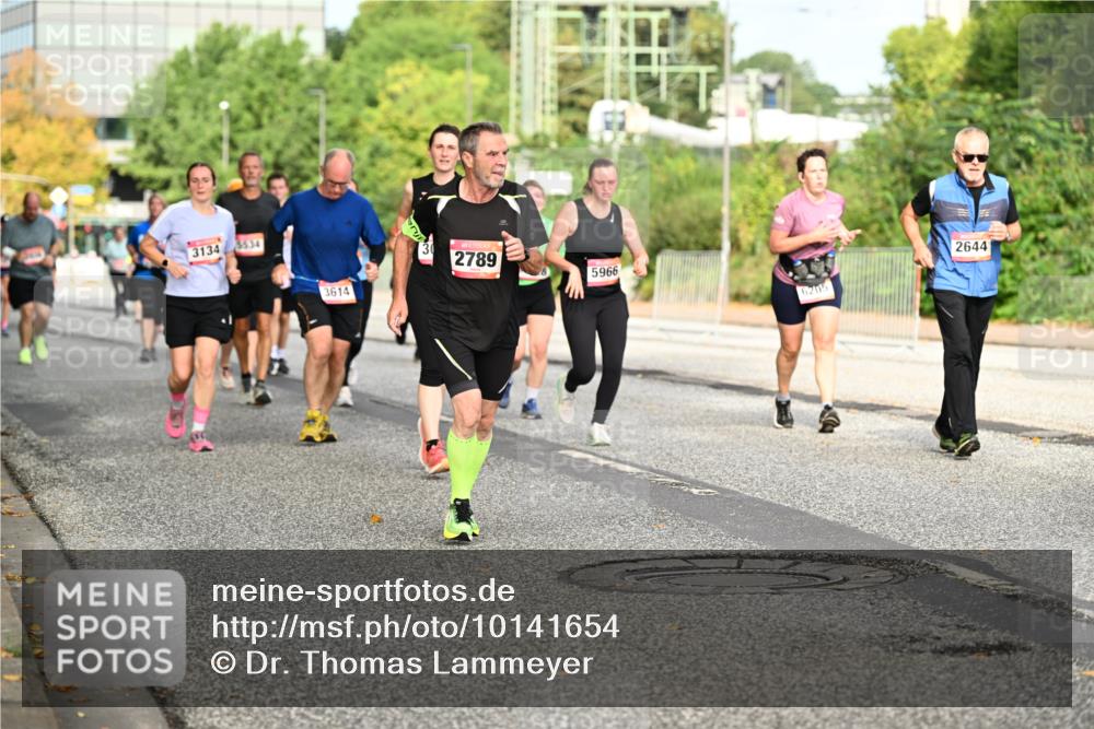06.09.2026 - CURREX Alsterlauf Dr. Thomas Lammeyer http://msf.ph/oto/10141654 06.09.2026 10:10:42 Laufen 3134, 534, 3614, 2789, 5966, 6205, 2644 meine-sportfotos.de