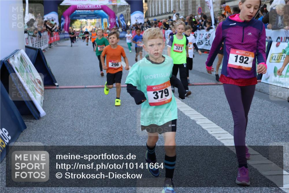 06.09.2026 - CURREX Alsterlauf Strokosch-Dieckow http://msf.ph/oto/10141664 06.09.2026 10:54:06 Ziel 157, 195, 201, 202, 203, 216, 218, 221, 256, 260, 292, 296, 312, 321, 347, 364, 379, 414, 416, 443, 446, 455, 8253 meine-sportfotos.de
