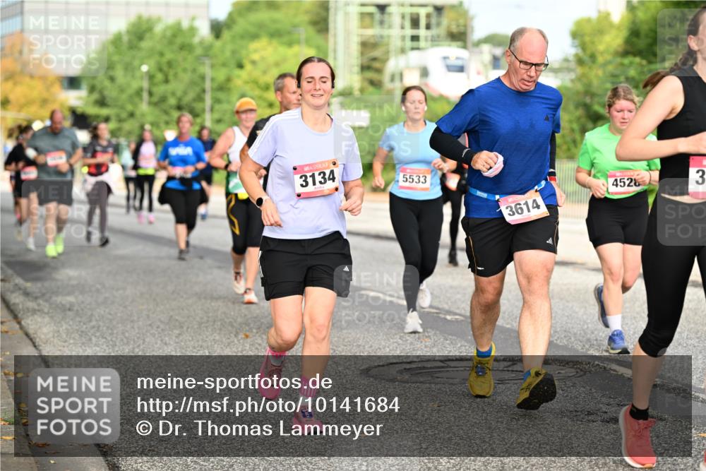 06.09.2026 - CURREX Alsterlauf Dr. Thomas Lammeyer http://msf.ph/oto/10141684 06.09.2026 10:10:45 Laufen 3134, 5533, 3614, 4528, 3 meine-sportfotos.de