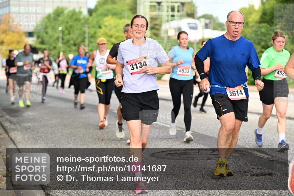 06.09.2026 - CURREX Alsterlauf Dr. Thomas Lammeyer http://msf.ph/oto/10141687 06.09.2026 10:10:45 Laufen 3134, 5533, 3614, 452 meine-sportfotos.de