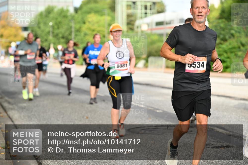 06.09.2026 - CURREX Alsterlauf Dr. Thomas Lammeyer http://msf.ph/oto/10141712 06.09.2026 10:10:48 Laufen 8081, 5534 meine-sportfotos.de
