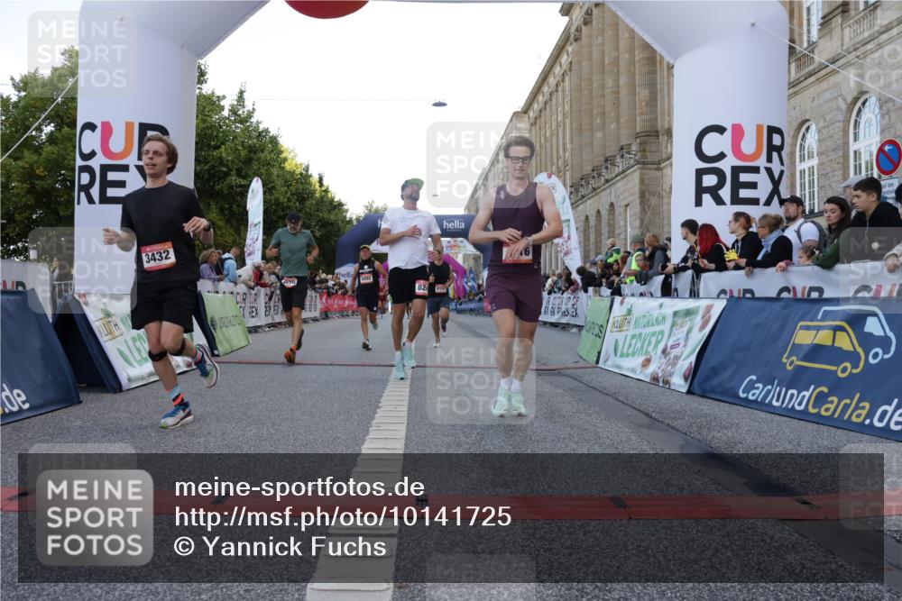 06.09.2026 - CURREX Alsterlauf Yannick Fuchs http://msf.ph/oto/10141725 06.09.2026 09:46:46 Ziel 2556, 3432, 3617, 4716, 4877, 4890, 5430, 5544, 8092, 8249 meine-sportfotos.de