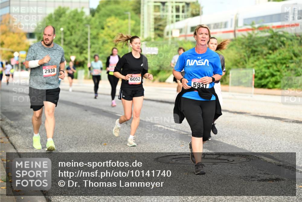 06.09.2026 - CURREX Alsterlauf Dr. Thomas Lammeyer http://msf.ph/oto/10141740 06.09.2026 10:10:51 Laufen 2938, 6052, 5931 meine-sportfotos.de