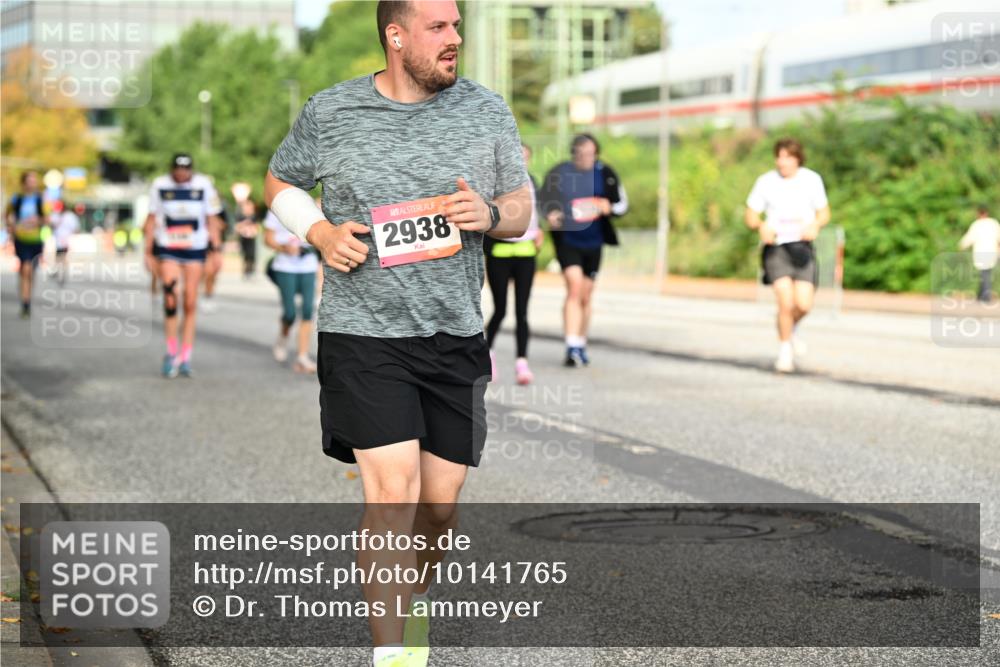 06.09.2026 - CURREX Alsterlauf Dr. Thomas Lammeyer http://msf.ph/oto/10141765 06.09.2026 10:10:53 Laufen 2938 meine-sportfotos.de