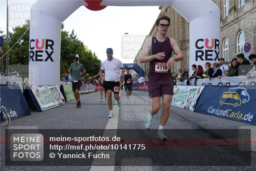 06.09.2026 - CURREX Alsterlauf Yannick Fuchs http://msf.ph/oto/10141775 06.09.2026 09:46:47 Ziel 2556, 3432, 3617, 4716, 4877, 4890, 5430, 8092, 8249 meine-sportfotos.de