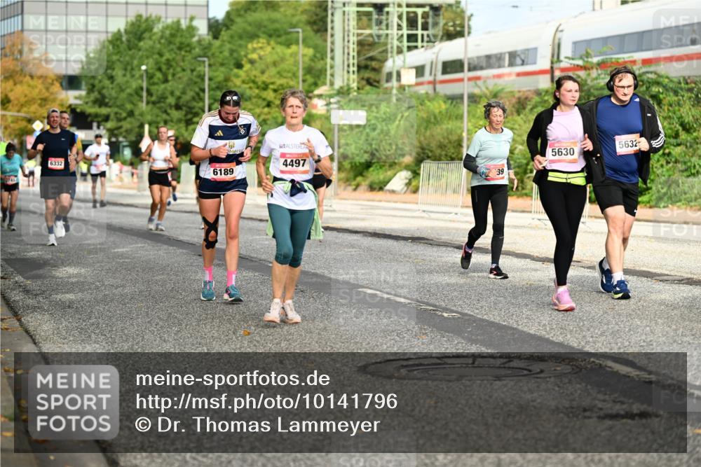 06.09.2026 - CURREX Alsterlauf Dr. Thomas Lammeyer http://msf.ph/oto/10141796 06.09.2026 10:10:57 Laufen 6332, 6189, 5632, 5630, 4497, 39 meine-sportfotos.de