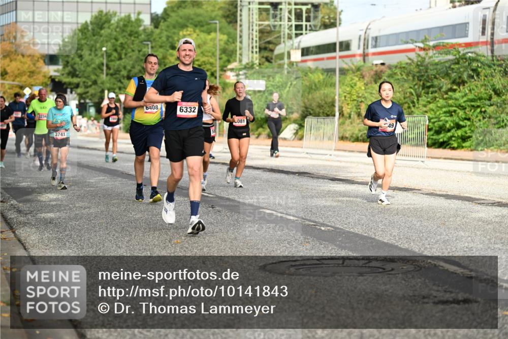 06.09.2026 - CURREX Alsterlauf Dr. Thomas Lammeyer http://msf.ph/oto/10141843 06.09.2026 10:11:01 Laufen 3234, 3741, 6408, 6332, 081 meine-sportfotos.de
