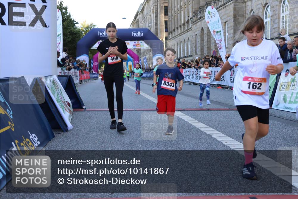 06.09.2026 - CURREX Alsterlauf Strokosch-Dieckow http://msf.ph/oto/10141867 06.09.2026 10:54:33 Ziel 162, 240, 267, 297, 304, 318, 326, 329, 333, 343, 351, 361, 367, 387, 456, 8343 meine-sportfotos.de