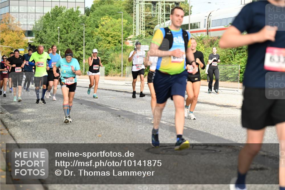 06.09.2026 - CURREX Alsterlauf Dr. Thomas Lammeyer http://msf.ph/oto/10141875 06.09.2026 10:11:05 Laufen 3234, 43, 5457, 6336, 3741, 2860, 5078, 3027, 61 meine-sportfotos.de