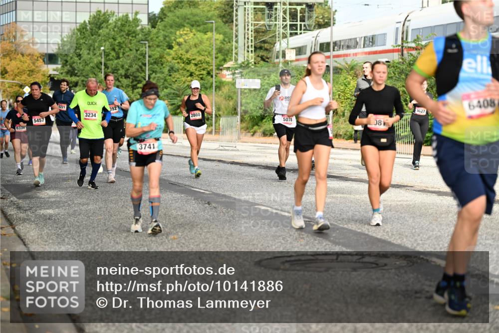 06.09.2026 - CURREX Alsterlauf Dr. Thomas Lammeyer http://msf.ph/oto/10141886 06.09.2026 10:11:06 Laufen 5457, 6336, 5221, 3234, 392, 3741, 2860, 5078, 081, 3627, 6408 meine-sportfotos.de