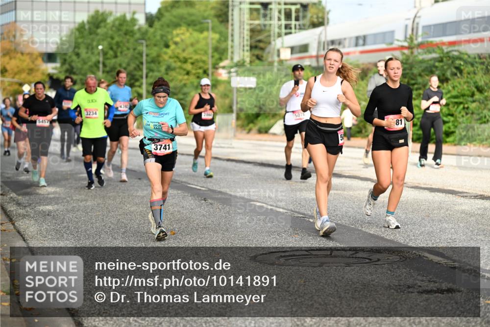 06.09.2026 - CURREX Alsterlauf Dr. Thomas Lammeyer http://msf.ph/oto/10141891 06.09.2026 10:11:06 Laufen 5457, 3234, 24, 3741, 2860, 5078, 50, 81 meine-sportfotos.de