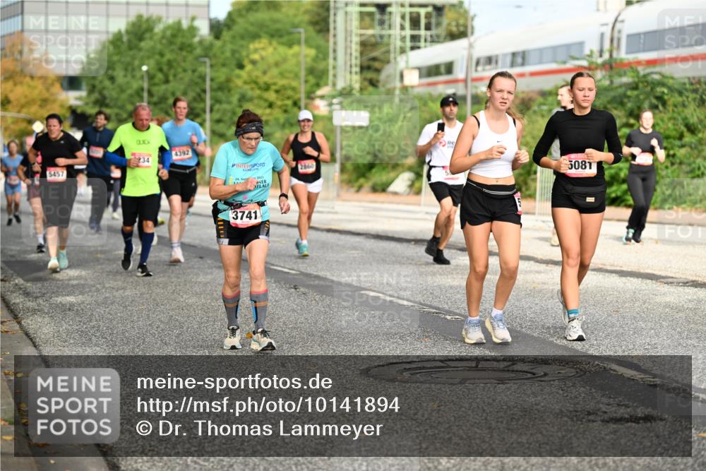 06.09.2026 - CURREX Alsterlauf Dr. Thomas Lammeyer http://msf.ph/oto/10141894 06.09.2026 10:11:06 Laufen 4392, 234, 5457, 2860, 3741, 5081 meine-sportfotos.de