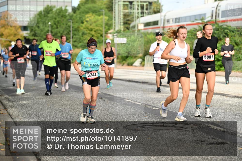 06.09.2026 - CURREX Alsterlauf Dr. Thomas Lammeyer http://msf.ph/oto/10141897 06.09.2026 10:11:07 Laufen 3234, 4392, 5457, 24, 2023, 3741, 5081 meine-sportfotos.de