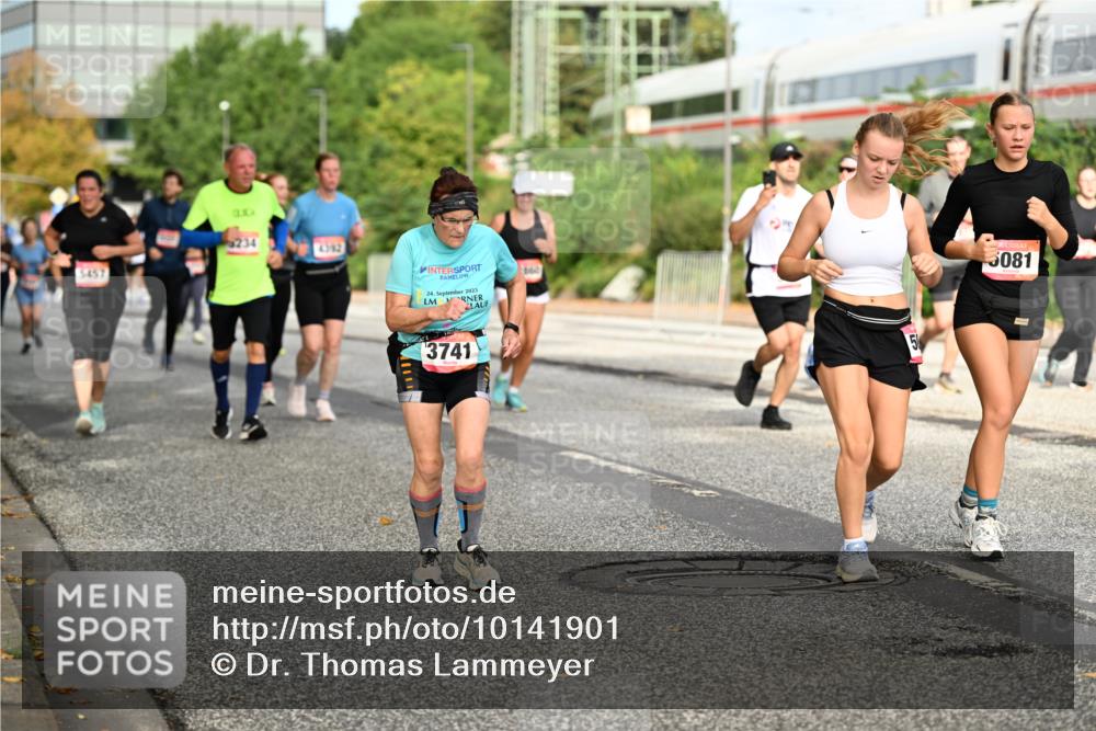 06.09.2026 - CURREX Alsterlauf Dr. Thomas Lammeyer http://msf.ph/oto/10141901 06.09.2026 10:11:07 Laufen 5457, 234, 4392, 24, 2023, 3081, 3741 meine-sportfotos.de