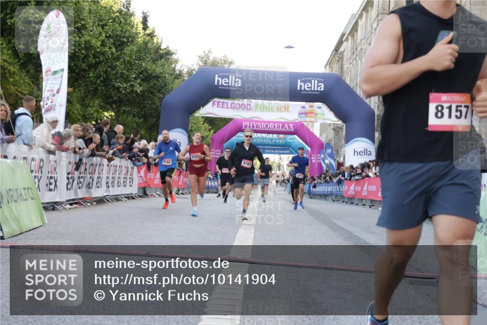 06.09.2026 - CURREX Alsterlauf Yannick Fuchs http://msf.ph/oto/10141904 06.09.2026 09:46:49 Ziel 2556, 3432, 3617, 4716, 4890, 6162, 6255, 8092, 8249 meine-sportfotos.de