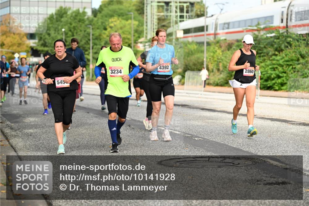 06.09.2026 - CURREX Alsterlauf Dr. Thomas Lammeyer http://msf.ph/oto/10141928 06.09.2026 10:11:10 Laufen 545, 3234, 6347, 4392, 2860 meine-sportfotos.de